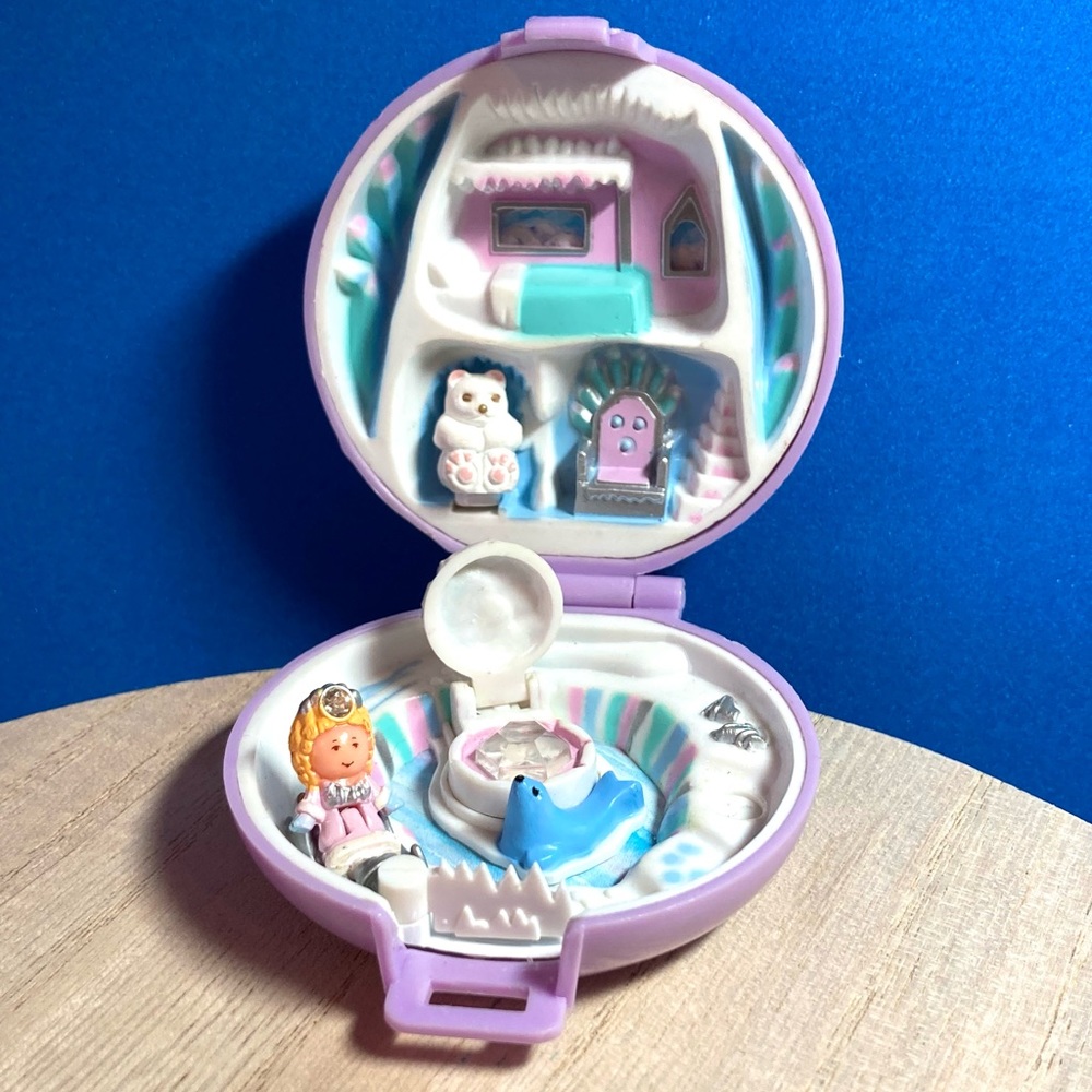 Vintage 1992 | Polly Pocket | Jeweled Iceland Princess Polly's Ice Kingd…
